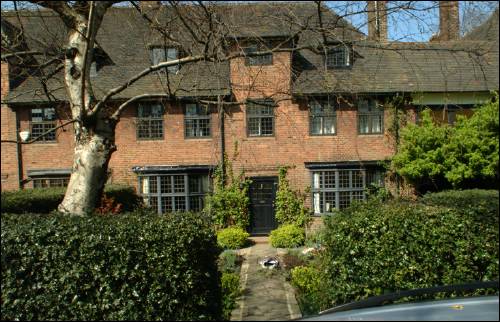 03 Heath Close